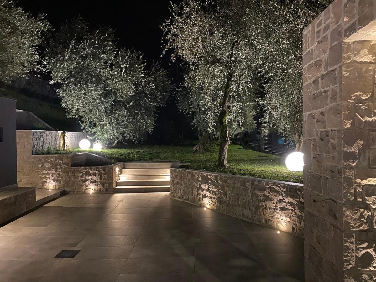 Italianway - Villa Paloma Marone Bagian luar foto